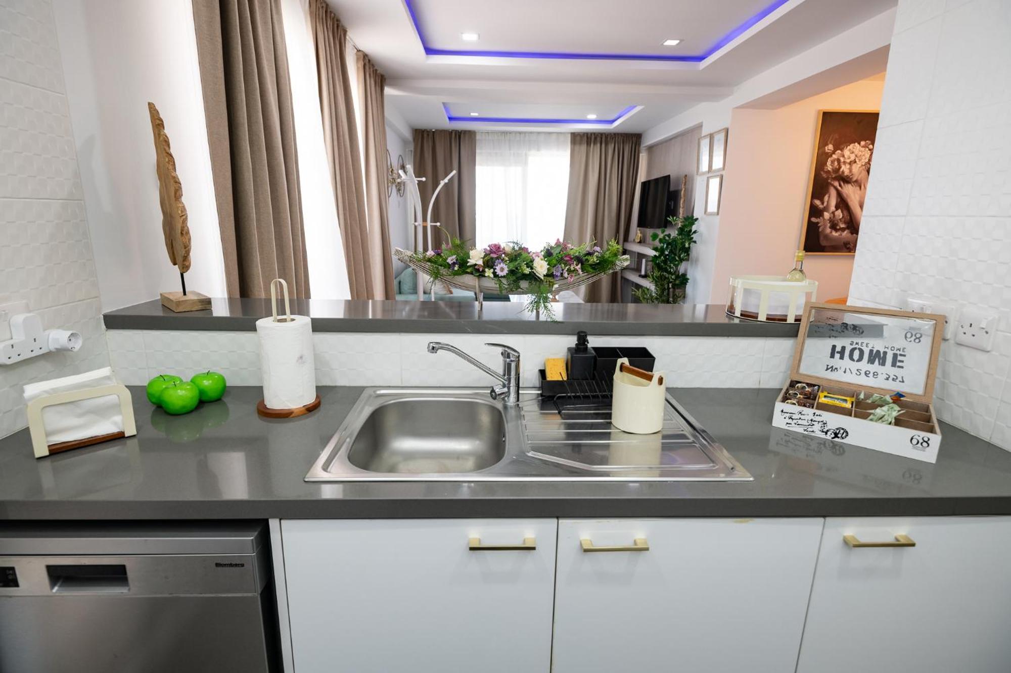 Lazuli Beachfront Sea View Ap144 لارنكا المظهر الخارجي الصورة